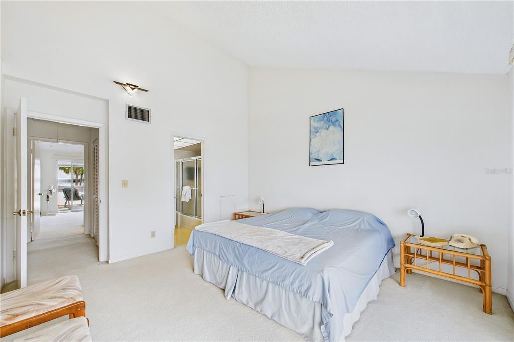 待售: $375,000 (2 贝兹, 2 浴室, 1256 平方英尺)