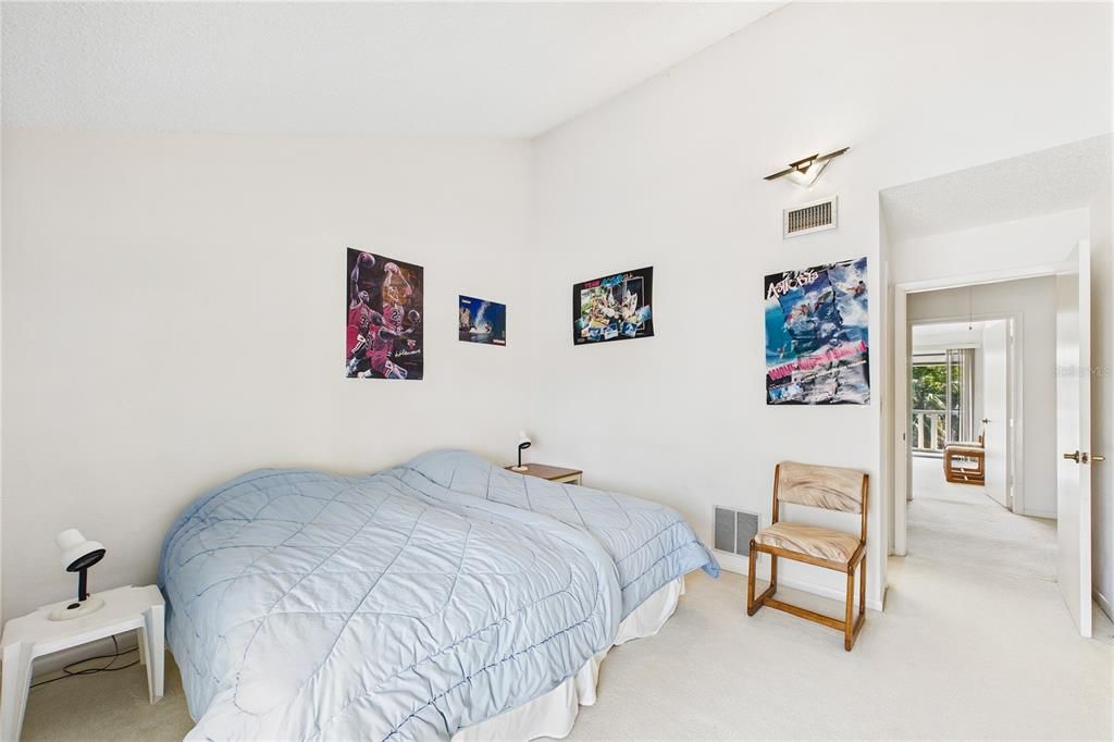 待售: $375,000 (2 贝兹, 2 浴室, 1256 平方英尺)