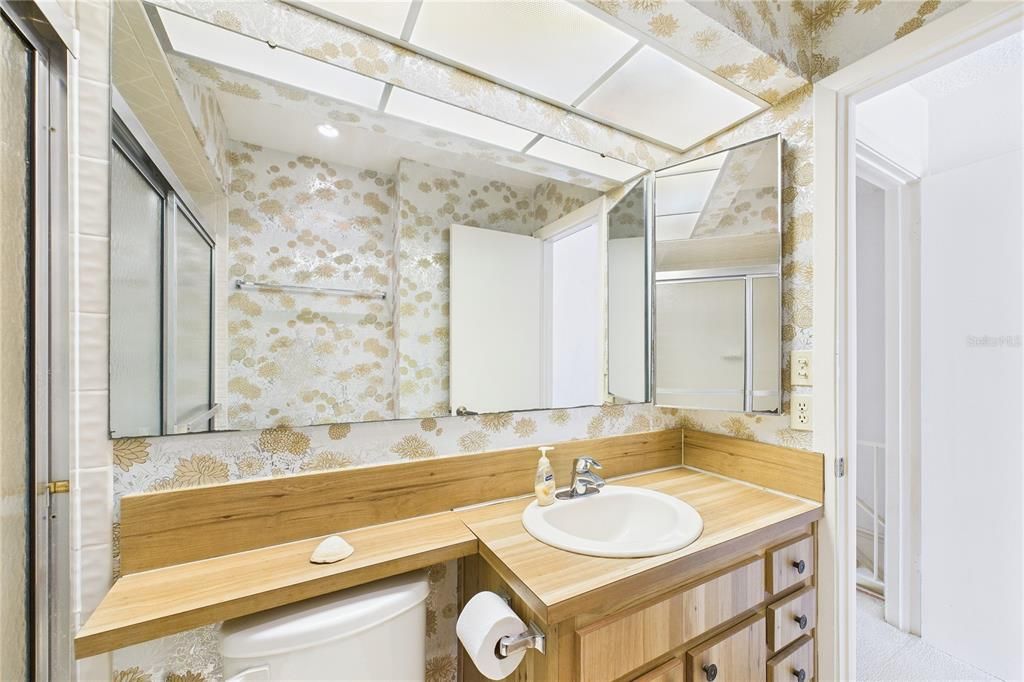 待售: $375,000 (2 贝兹, 2 浴室, 1256 平方英尺)