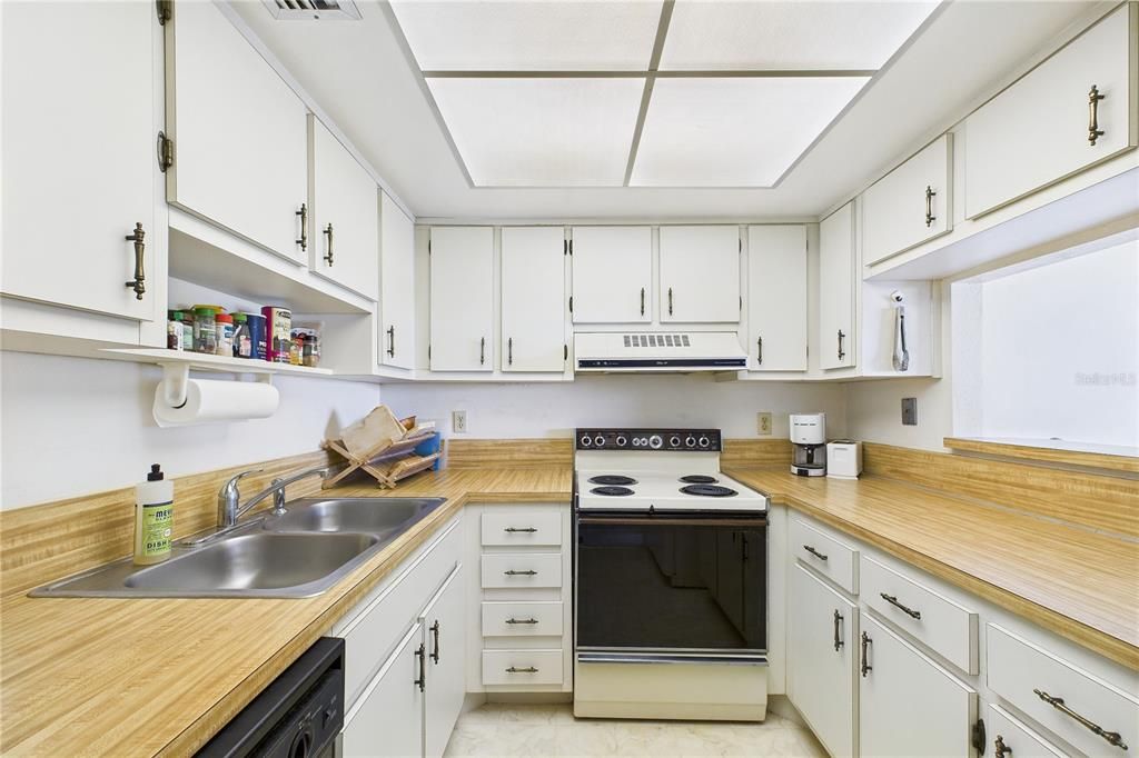 待售: $375,000 (2 贝兹, 2 浴室, 1256 平方英尺)