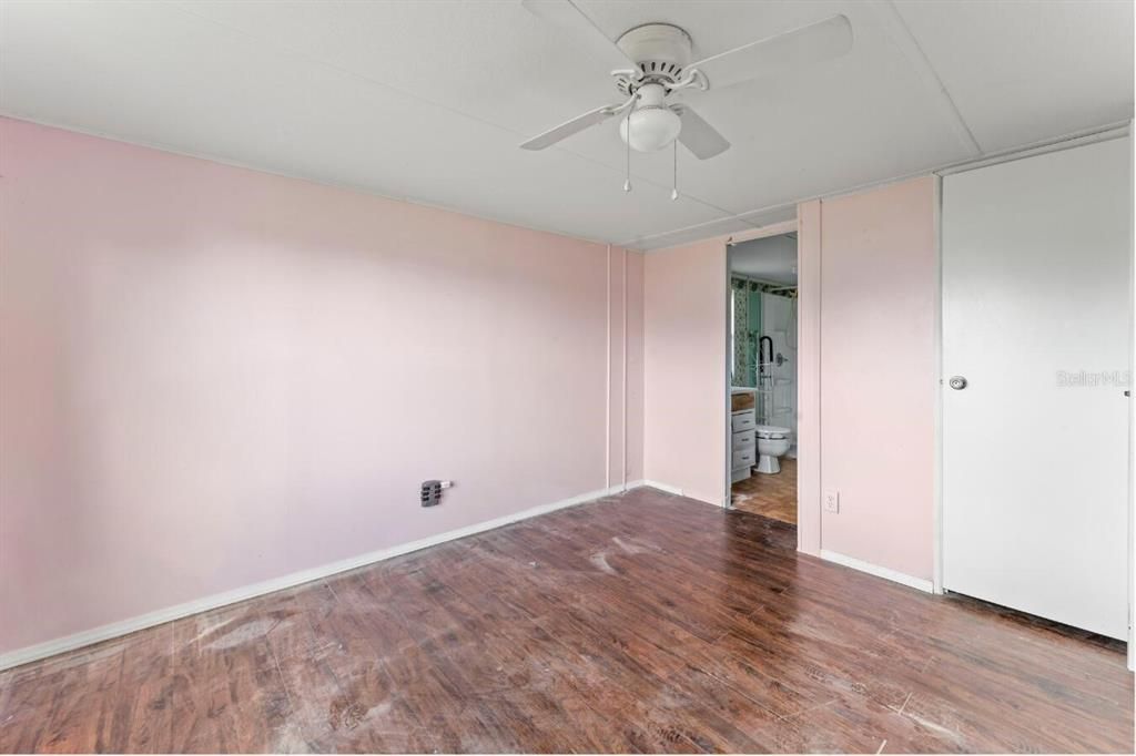 Activo con contrato: $250,000 (3 camas, 2 baños, 1344 Pies cuadrados)