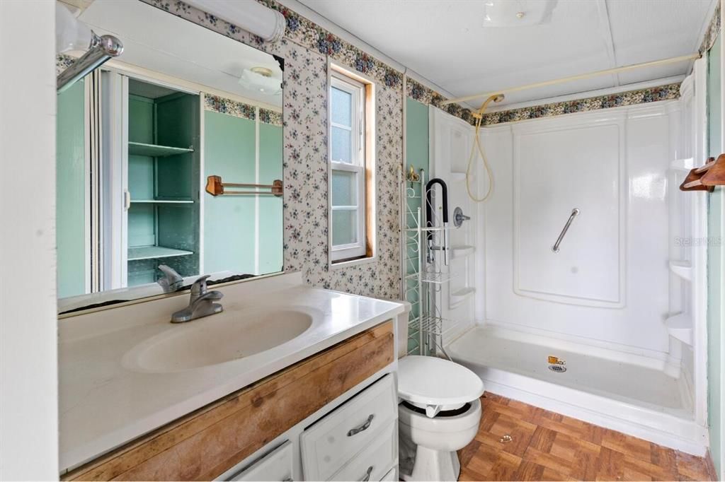 Activo con contrato: $250,000 (3 camas, 2 baños, 1344 Pies cuadrados)