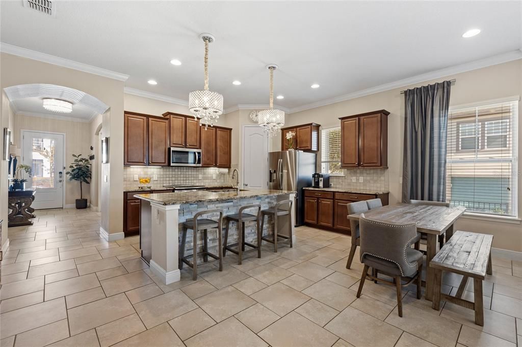 Под контрактом: $790,000 (3 спален, 3 ванн, 2685 Квадратных фут)