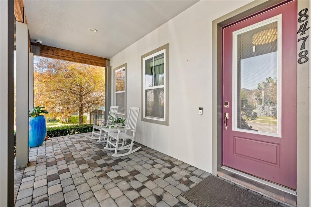 Под контрактом: $790,000 (3 спален, 3 ванн, 2685 Квадратных фут)