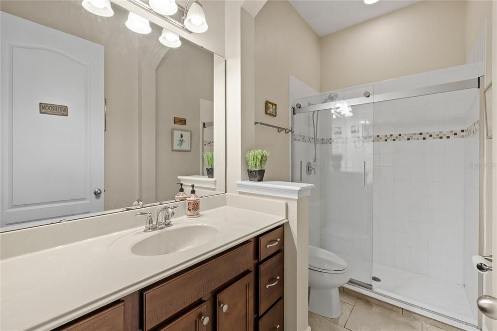 Под контрактом: $790,000 (3 спален, 3 ванн, 2685 Квадратных фут)