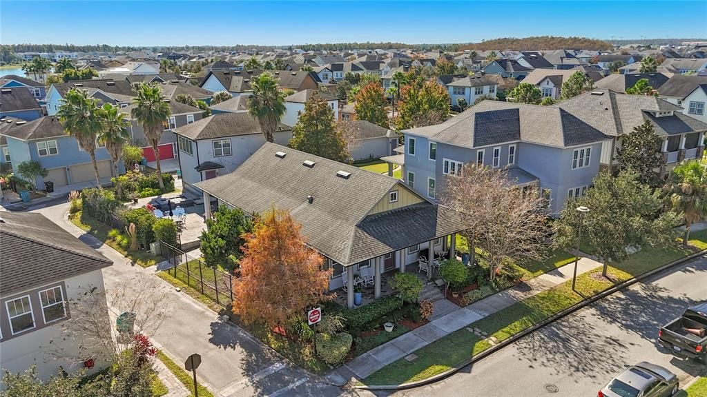 Под контрактом: $790,000 (3 спален, 3 ванн, 2685 Квадратных фут)