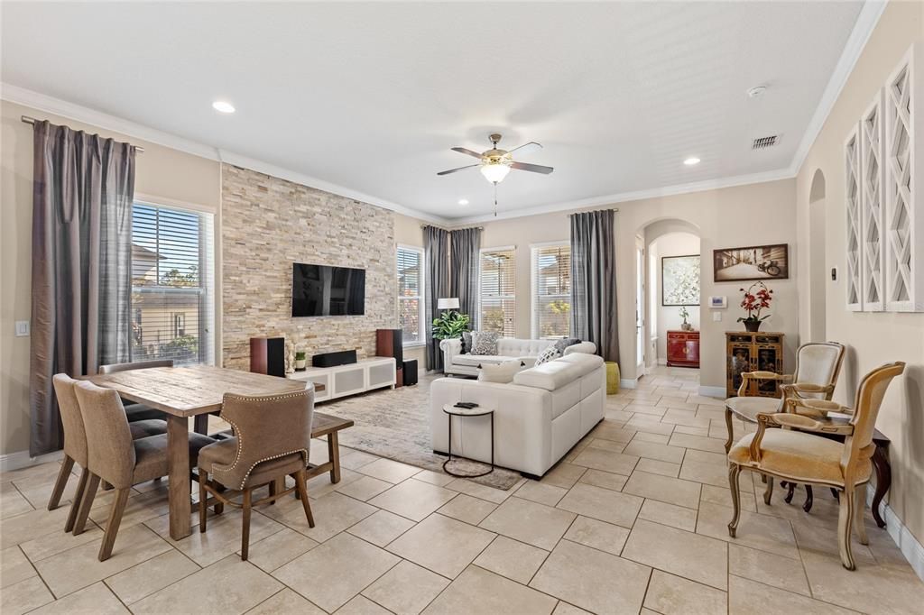 Под контрактом: $790,000 (3 спален, 3 ванн, 2685 Квадратных фут)