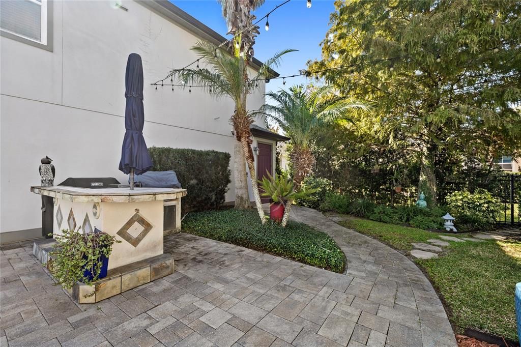 Под контрактом: $790,000 (3 спален, 3 ванн, 2685 Квадратных фут)