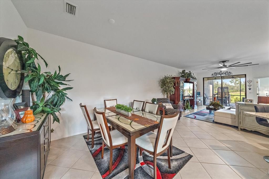 待售: $327,000 (2 贝兹, 2 浴室, 1581 平方英尺)