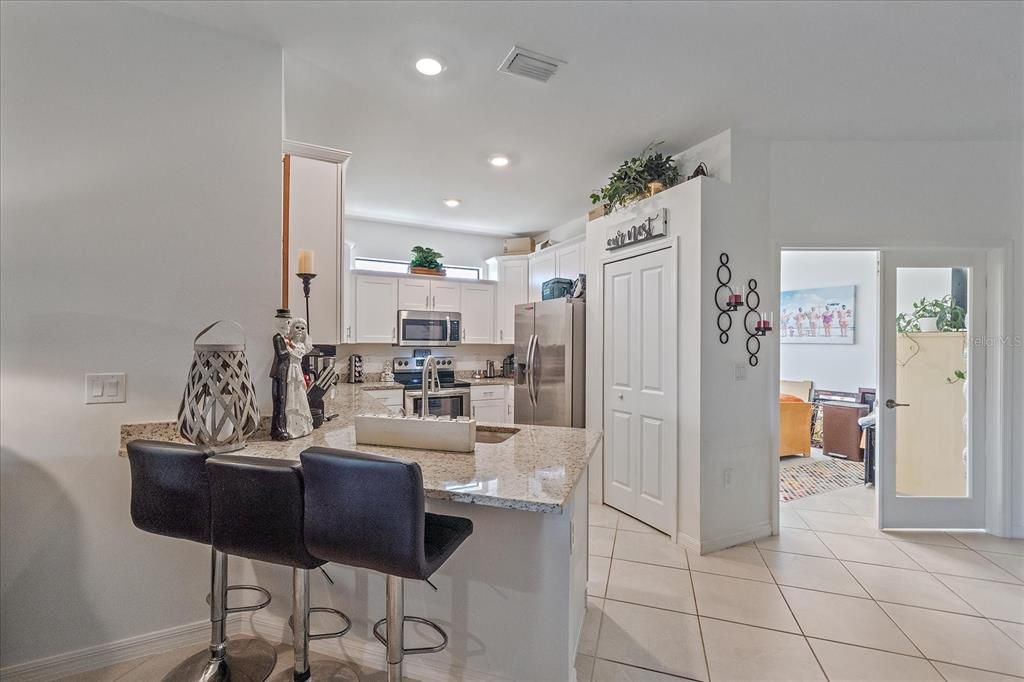 待售: $327,000 (2 贝兹, 2 浴室, 1581 平方英尺)