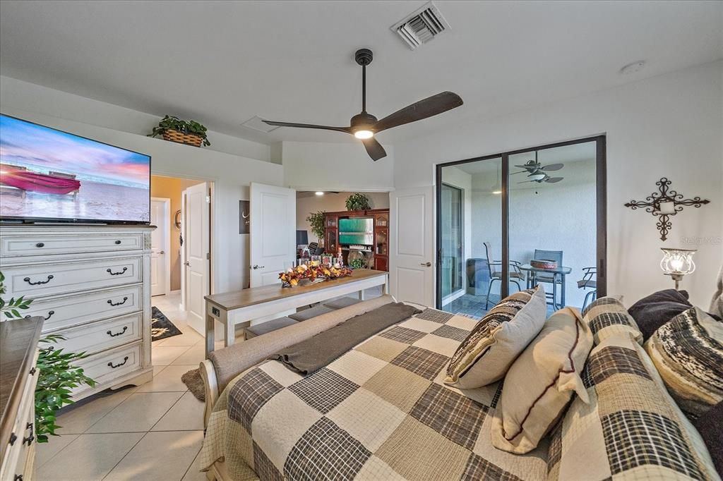 待售: $327,000 (2 贝兹, 2 浴室, 1581 平方英尺)