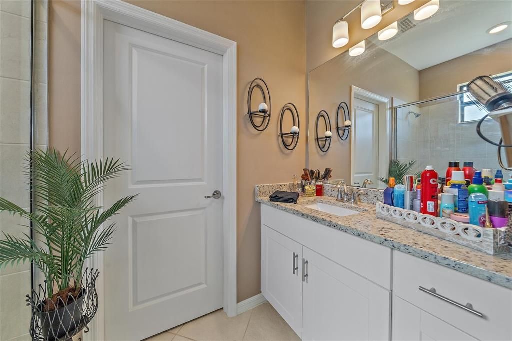 待售: $327,000 (2 贝兹, 2 浴室, 1581 平方英尺)