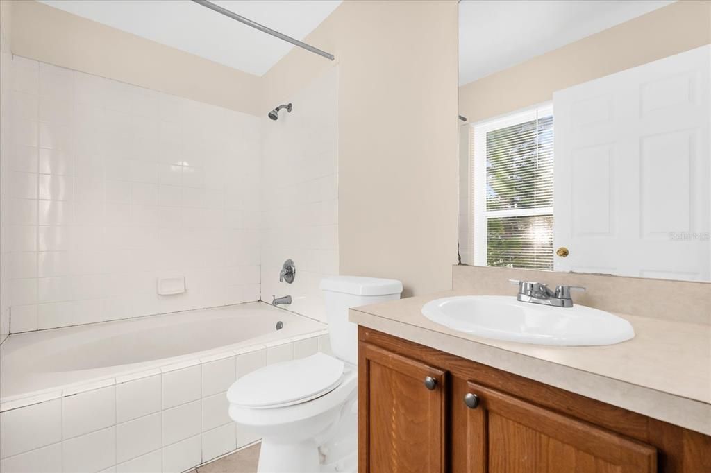 待售: $265,000 (3 贝兹, 2 浴室, 1318 平方英尺)