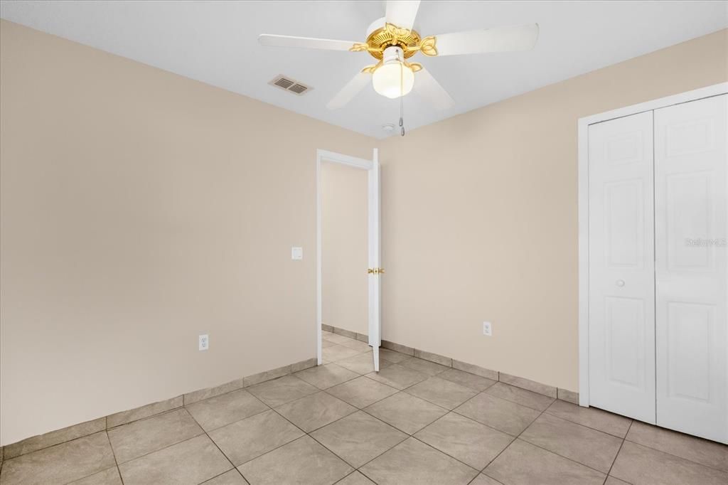 待售: $265,000 (3 贝兹, 2 浴室, 1318 平方英尺)