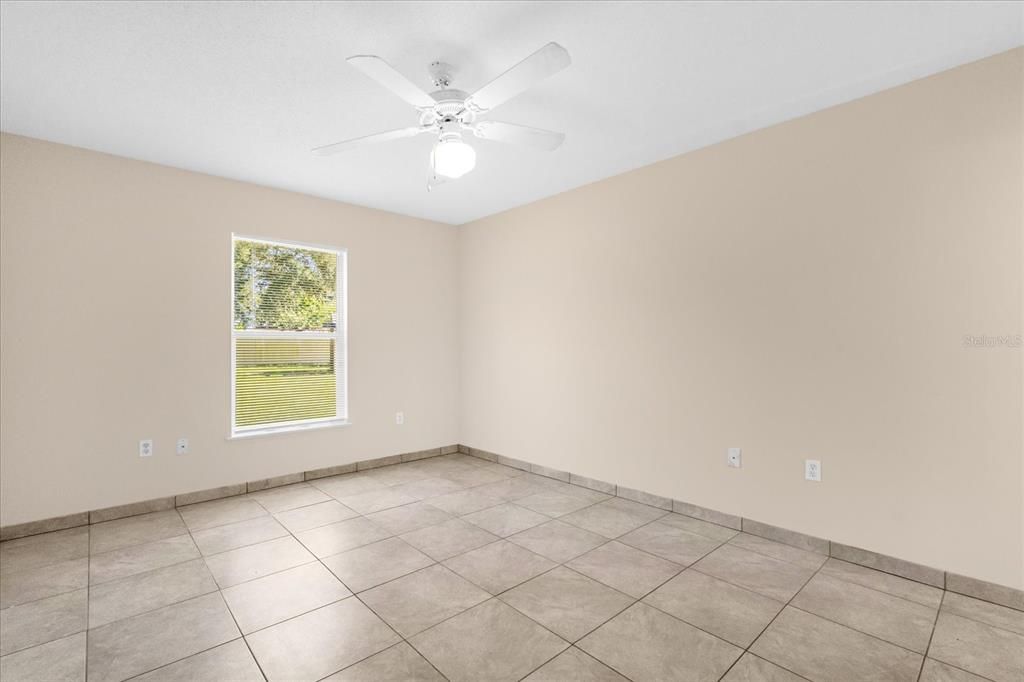 待售: $265,000 (3 贝兹, 2 浴室, 1318 平方英尺)