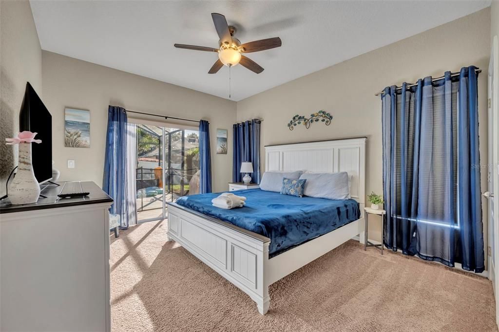 合同活跃: $475,000 (4 贝兹, 3 浴室, 2083 平方英尺)