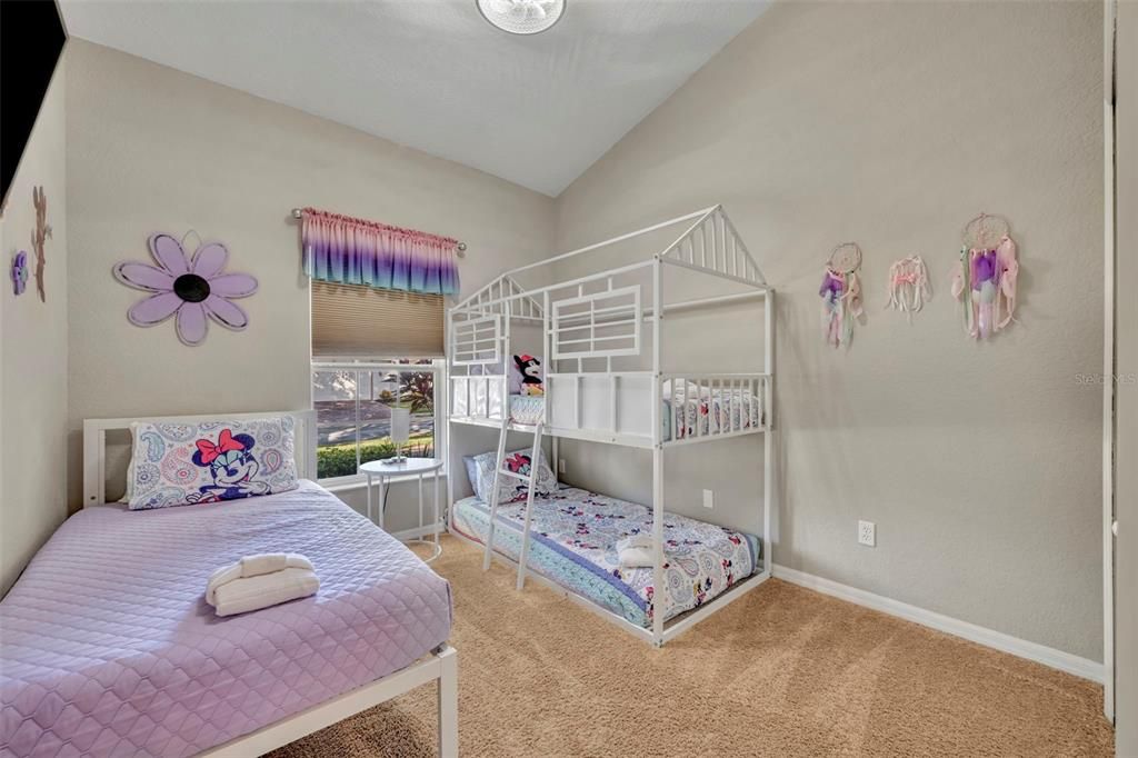 合同活跃: $475,000 (4 贝兹, 3 浴室, 2083 平方英尺)