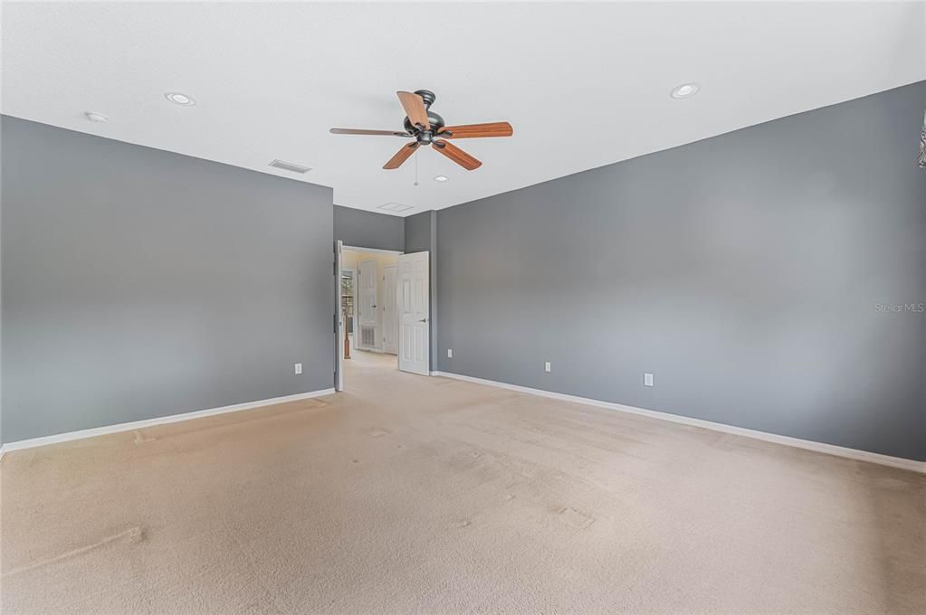 For Sale: $540,000 (5 beds, 3 baths, 3203 Square Feet)