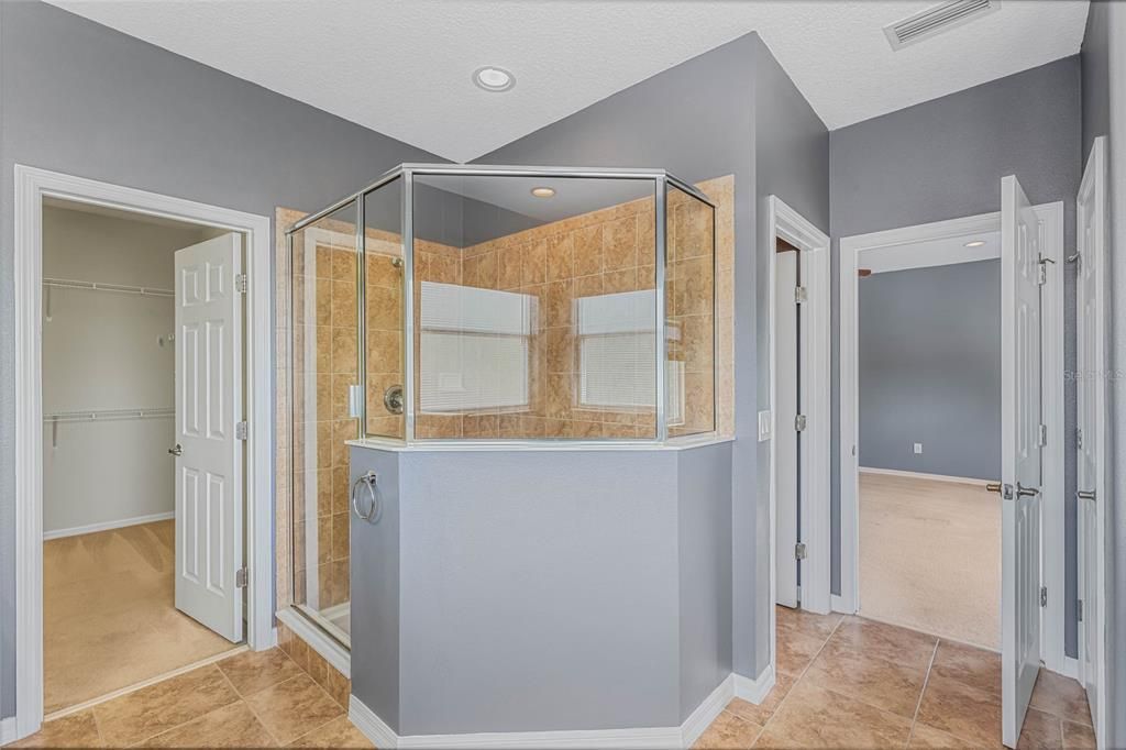 For Sale: $540,000 (5 beds, 3 baths, 3203 Square Feet)