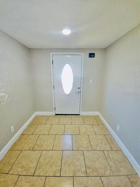 For Rent: $1,650 (3 beds, 3 baths, 1196 Square Feet)