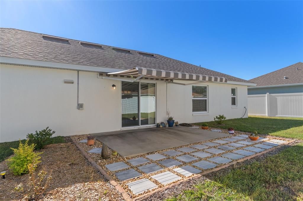 For Sale: $264,900 (3 beds, 2 baths, 1556 Square Feet)