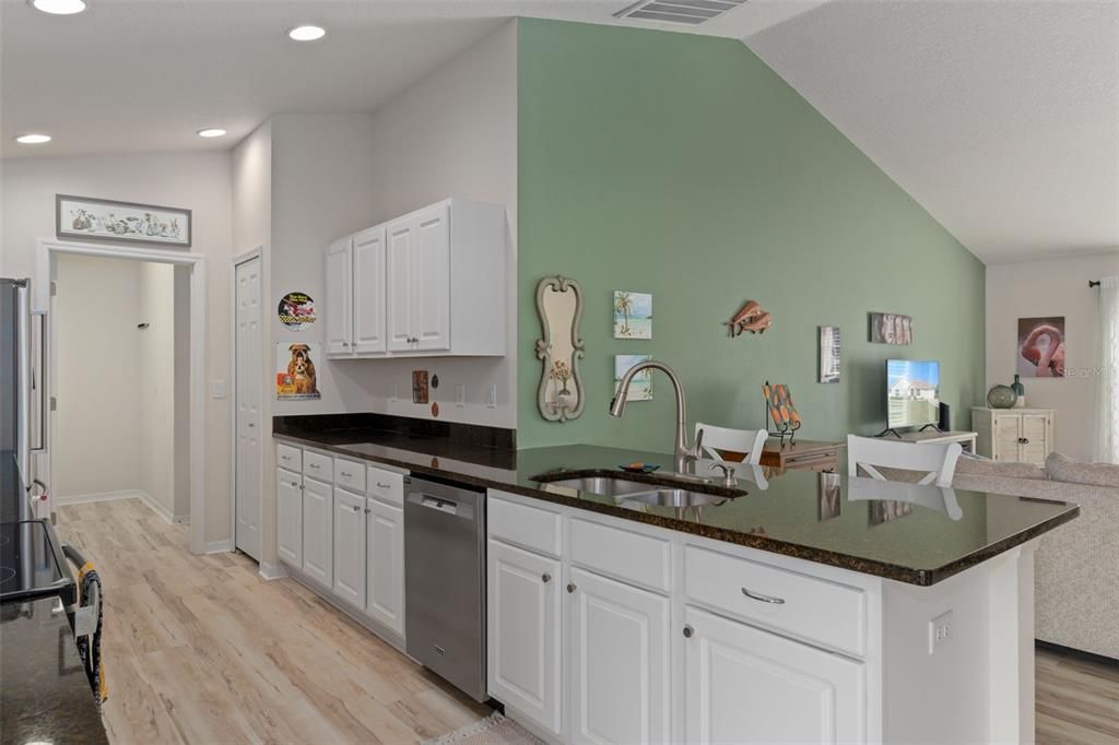 For Sale: $264,900 (3 beds, 2 baths, 1556 Square Feet)