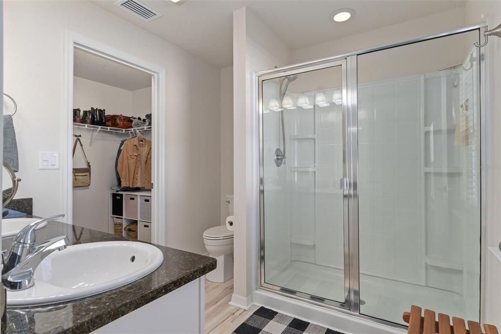 For Sale: $264,900 (3 beds, 2 baths, 1556 Square Feet)