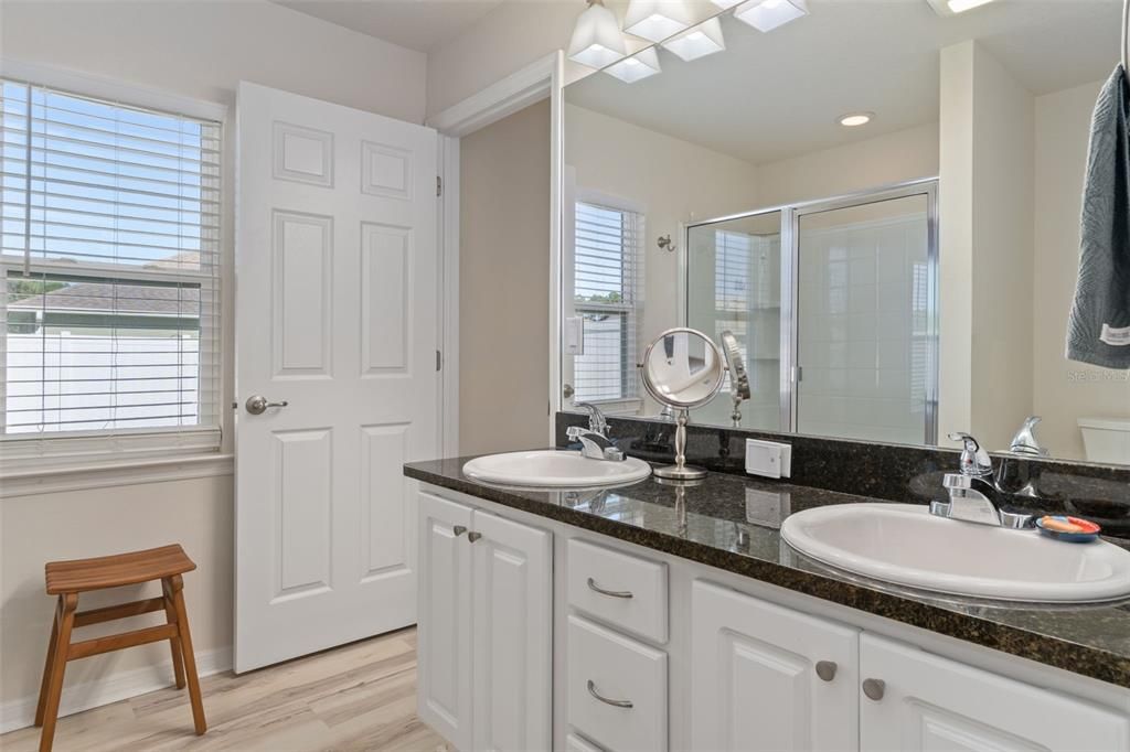 For Sale: $264,900 (3 beds, 2 baths, 1556 Square Feet)