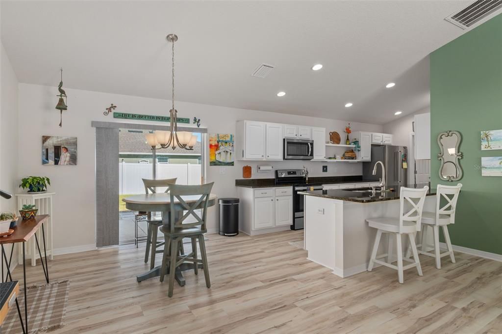 For Sale: $264,900 (3 beds, 2 baths, 1556 Square Feet)