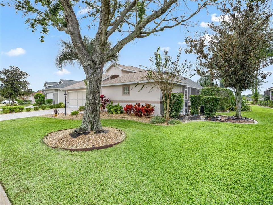 Active With Contract: $375,000 (2 beds, 2 baths, 1686 Square Feet)