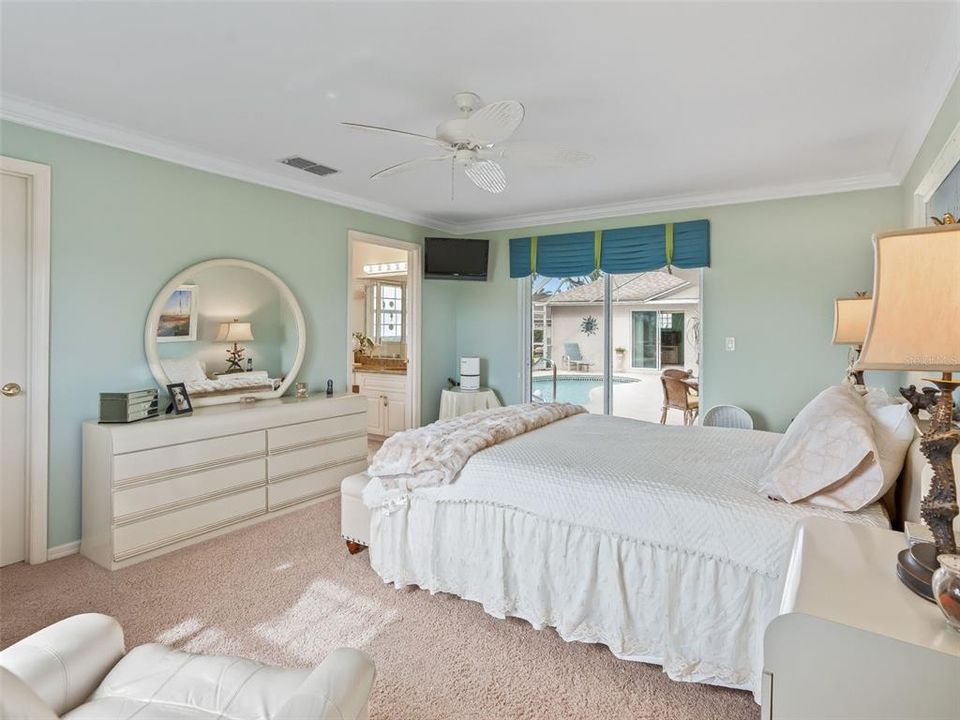 Active With Contract: $375,000 (2 beds, 2 baths, 1686 Square Feet)