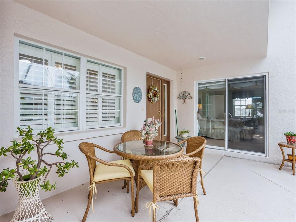 Active With Contract: $375,000 (2 beds, 2 baths, 1686 Square Feet)