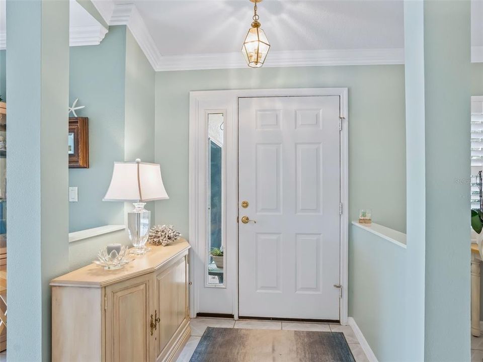 Active With Contract: $375,000 (2 beds, 2 baths, 1686 Square Feet)