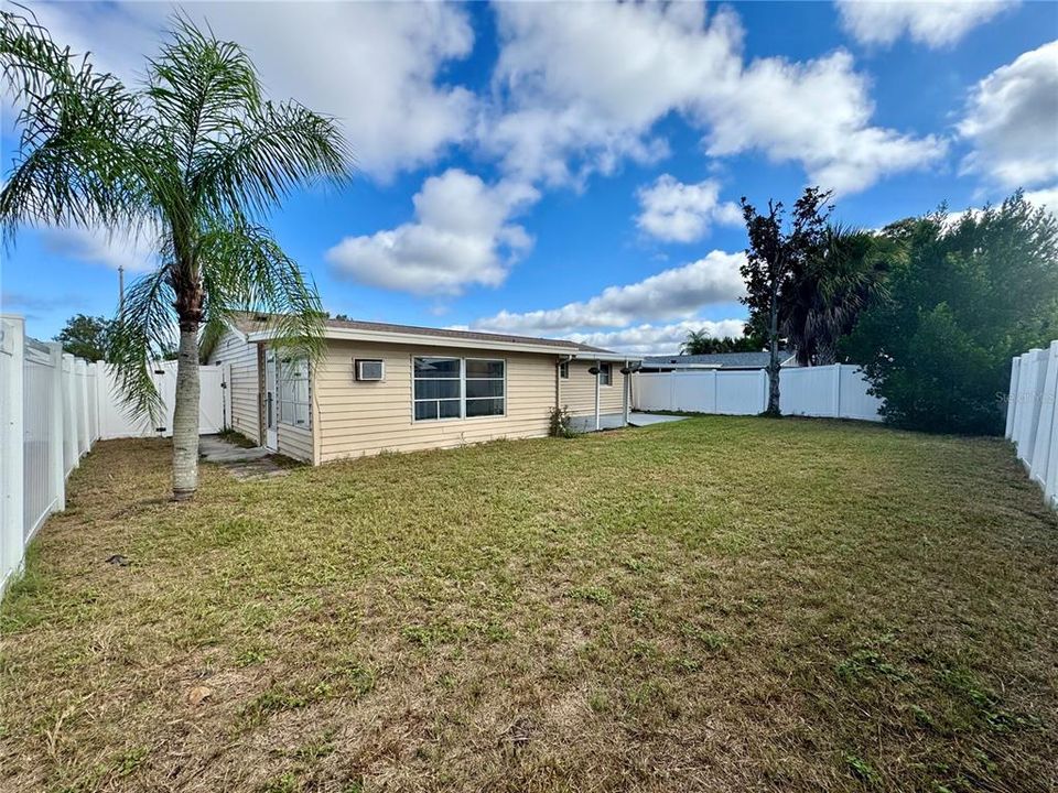 For Rent: $1,800 (2 beds, 2 baths, 1152 Square Feet)