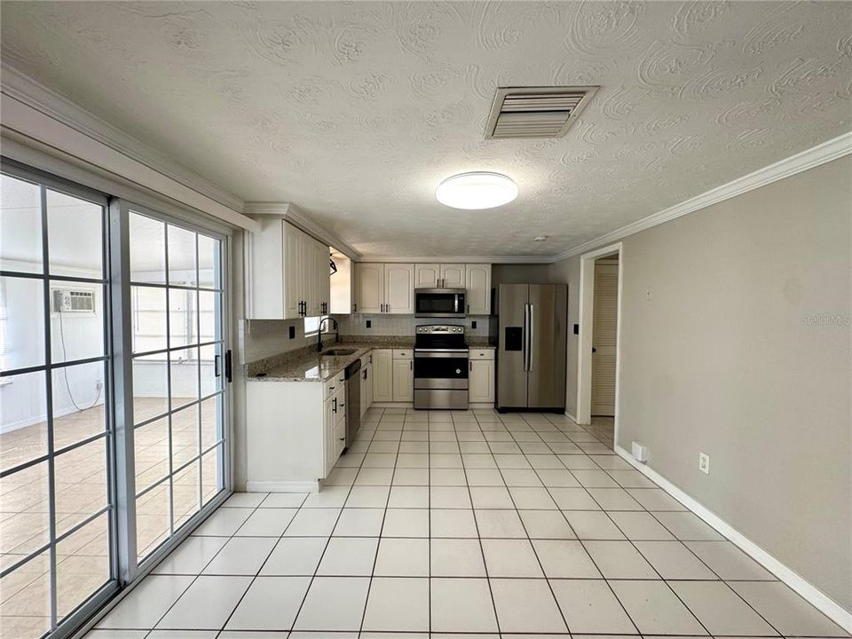 For Rent: $1,800 (2 beds, 2 baths, 1152 Square Feet)