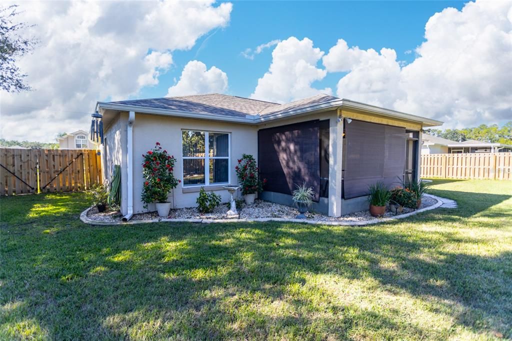 For Sale: $320,000 (3 beds, 2 baths, 1584 Square Feet)