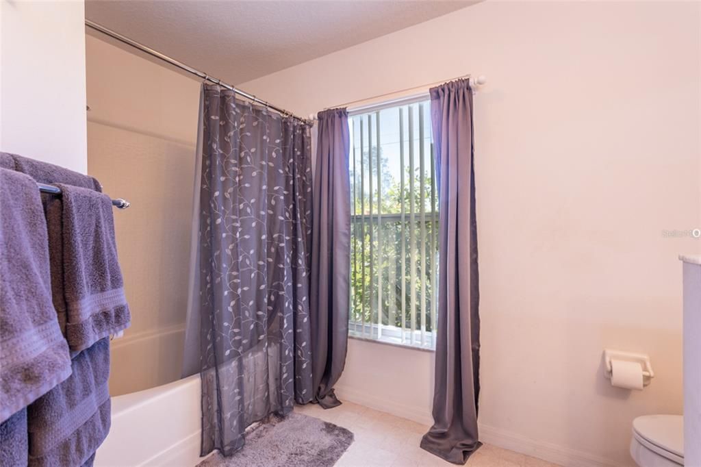 For Sale: $320,000 (3 beds, 2 baths, 1584 Square Feet)