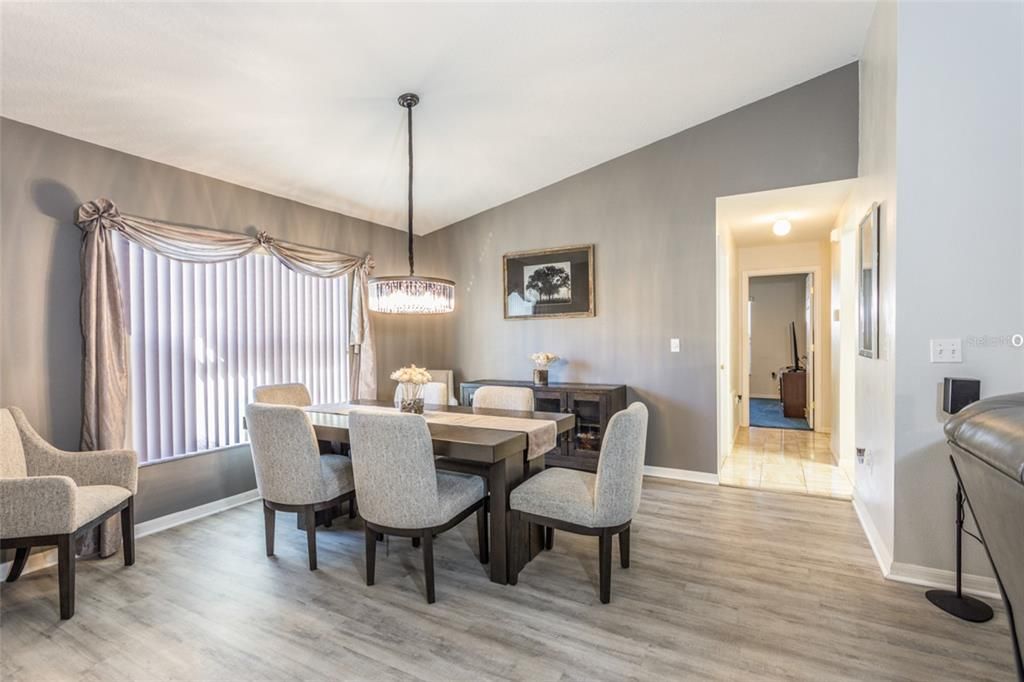 For Sale: $320,000 (3 beds, 2 baths, 1584 Square Feet)