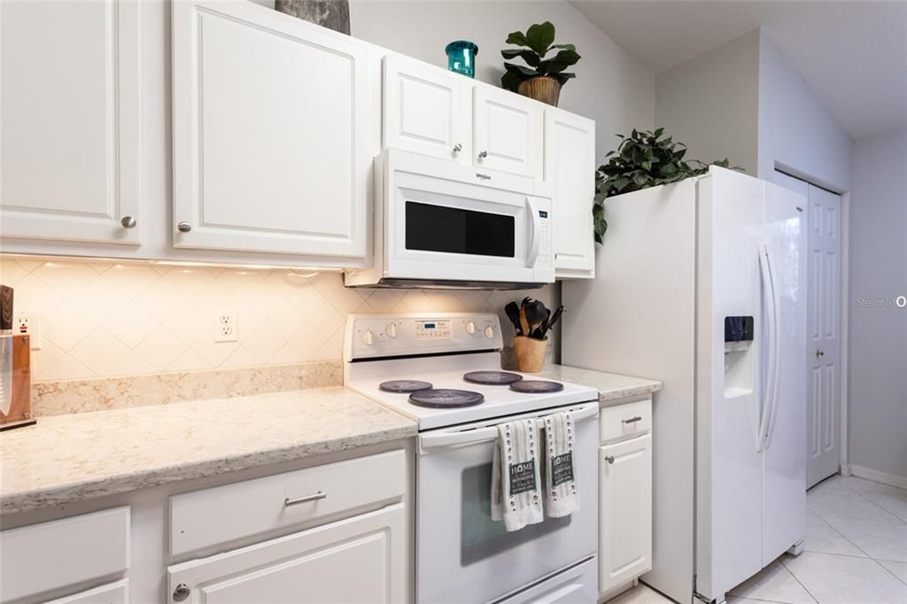 For Sale: $320,000 (3 beds, 2 baths, 1584 Square Feet)