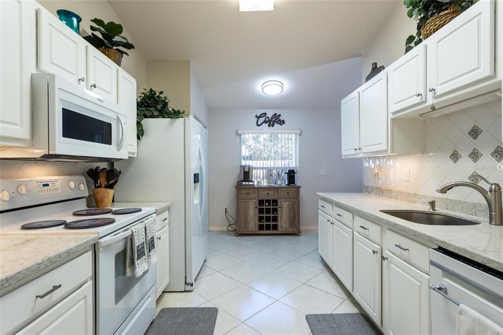 For Sale: $320,000 (3 beds, 2 baths, 1584 Square Feet)