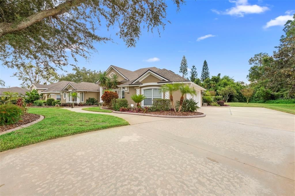 合同活跃: $560,000 (3 贝兹, 2 浴室, 2469 平方英尺)