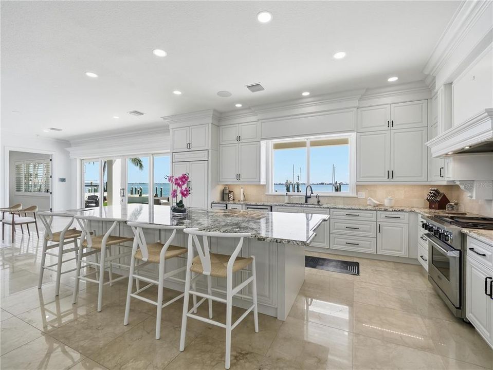 На продажу: $5,200,000 (4 спален, 4 ванн, 5138 Квадратных фут)