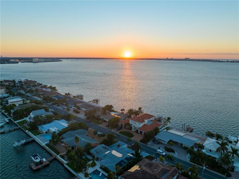 На продажу: $5,200,000 (4 спален, 4 ванн, 5138 Квадратных фут)