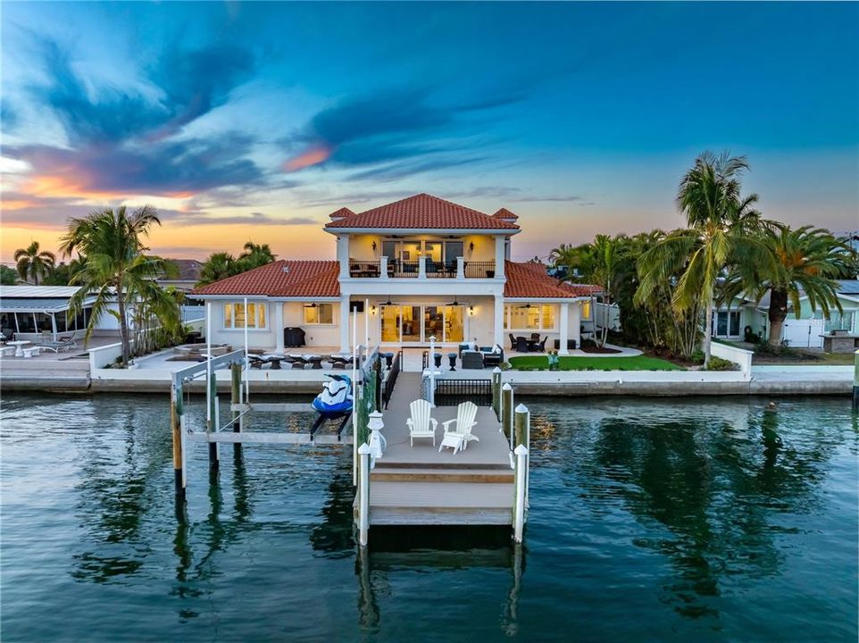 На продажу: $5,200,000 (4 спален, 4 ванн, 5138 Квадратных фут)