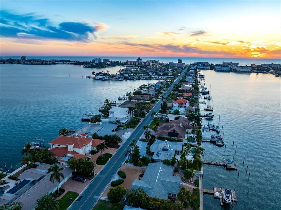 На продажу: $5,200,000 (4 спален, 4 ванн, 5138 Квадратных фут)