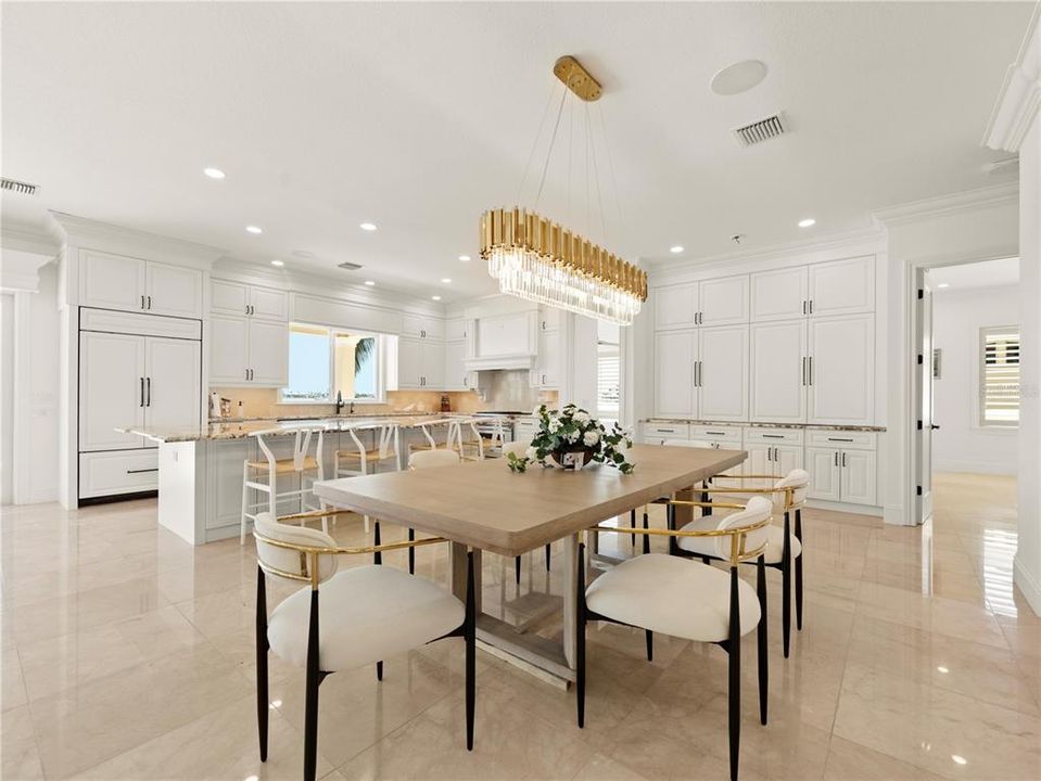 На продажу: $5,200,000 (4 спален, 4 ванн, 5138 Квадратных фут)