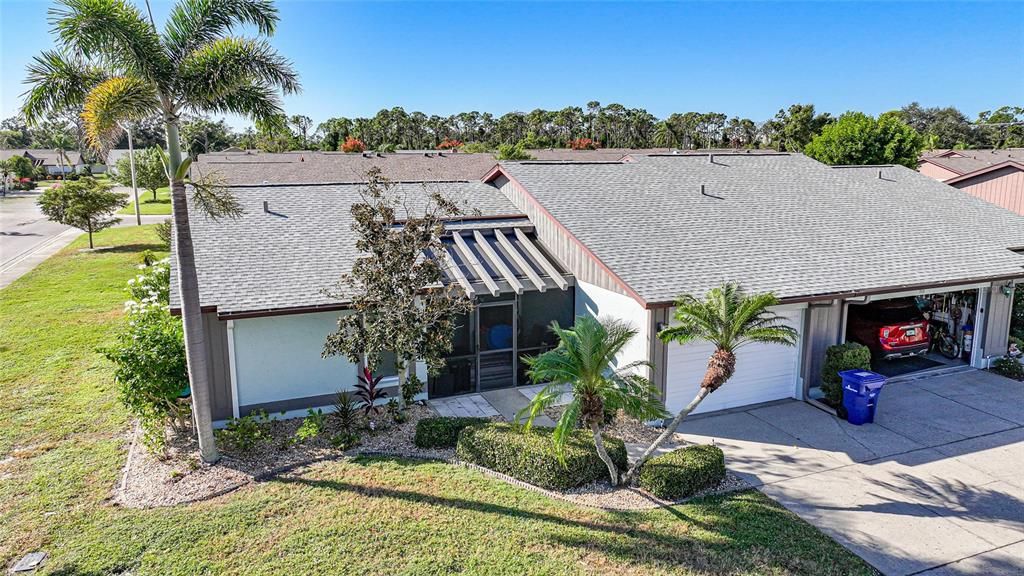 待售: $199,000 (2 贝兹, 2 浴室, 1102 平方英尺)