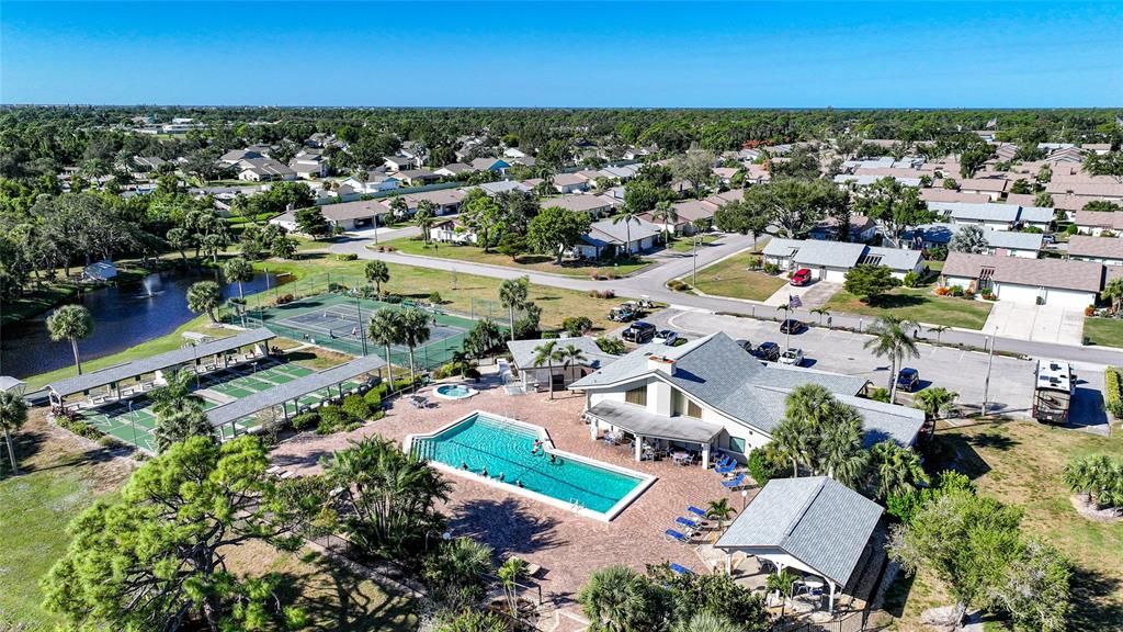 待售: $199,000 (2 贝兹, 2 浴室, 1102 平方英尺)