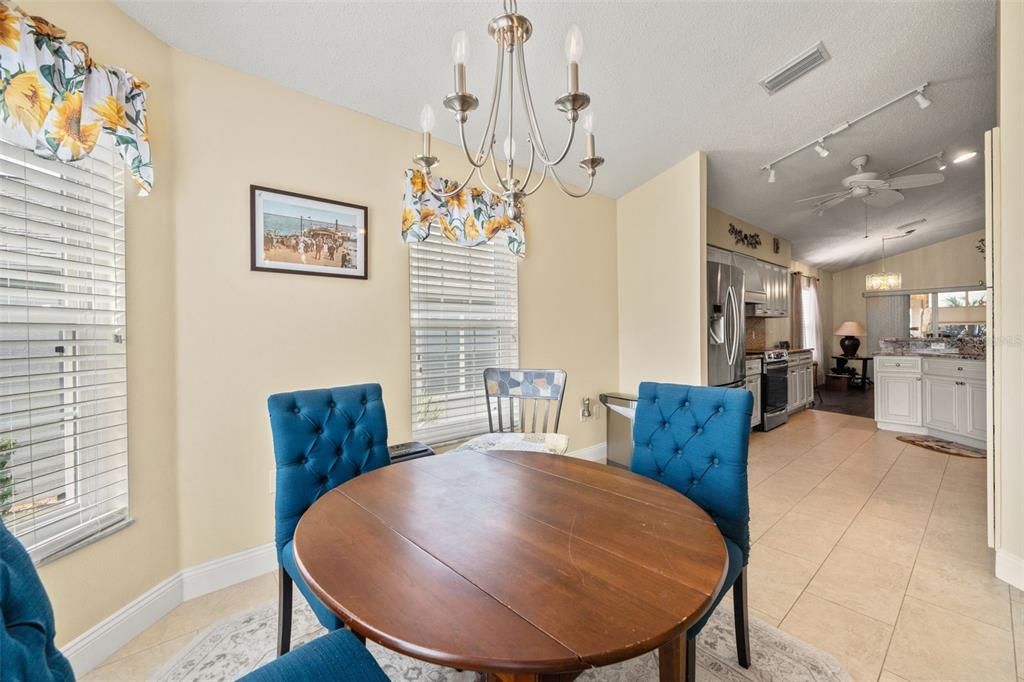 For Sale: $314,900 (2 beds, 2 baths, 1683 Square Feet)