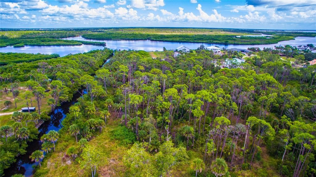 待售: $1,149,000 (4.22 acres)